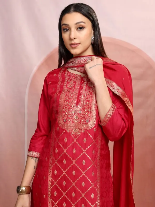 Women Kurta With Trousers & Dupatta