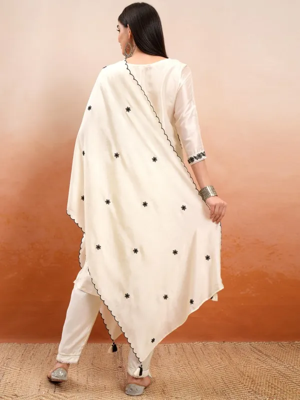 Vishudh Women Off White Embroidered Kurta With Trousers And Dupatta