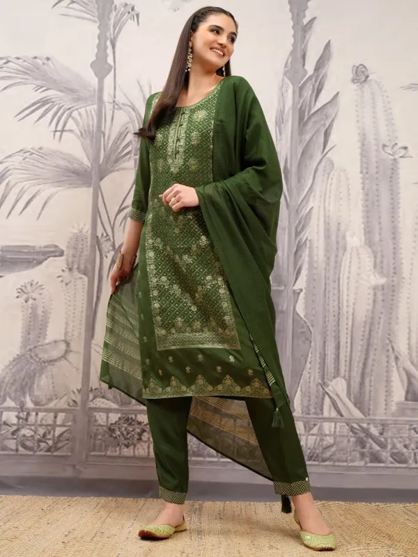 Vishudh Women Green Embroidered Kurta With Trousers And Dupatta