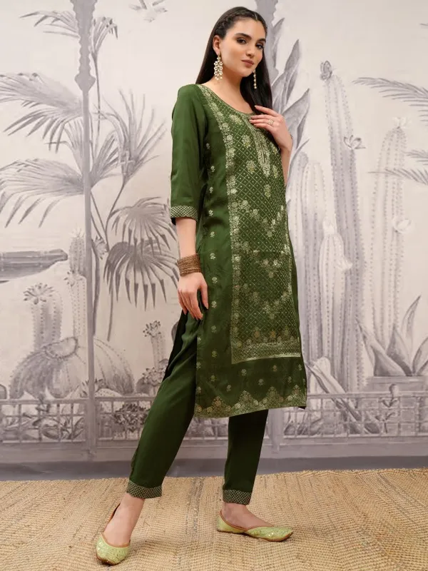 Vishudh Women Green Embroidered Kurta With Trousers And Dupatta