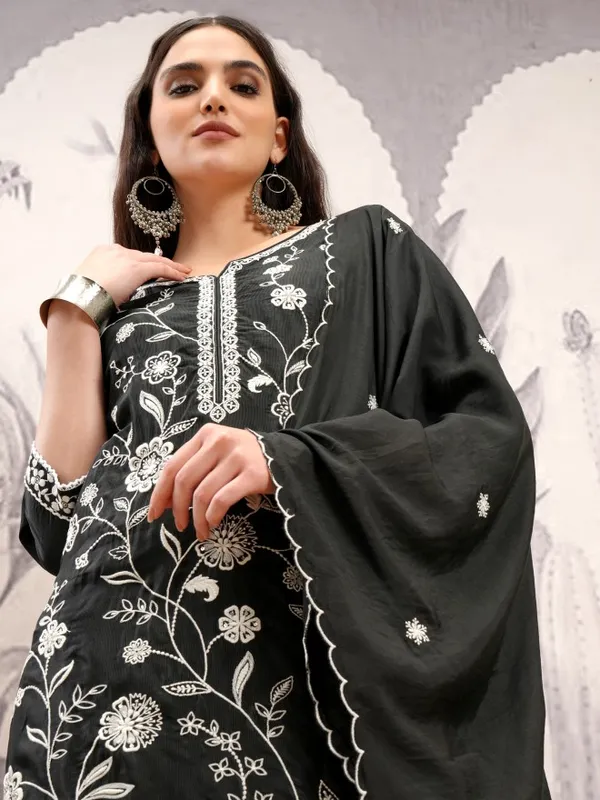 Vishudh Women Black Embroidered Kurta With Trousers And Dupatta