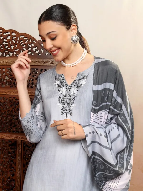 Vishudh Women Grey Women Kurta With Trousers And Dupatta