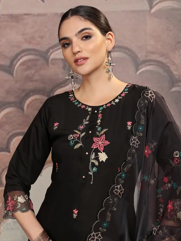 Vishudh Women Black Women Kurta With Trousers And Dupatta