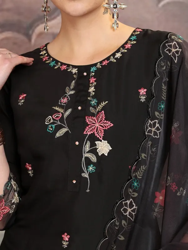 Vishudh Women Black Women Kurta With Trousers And Dupatta