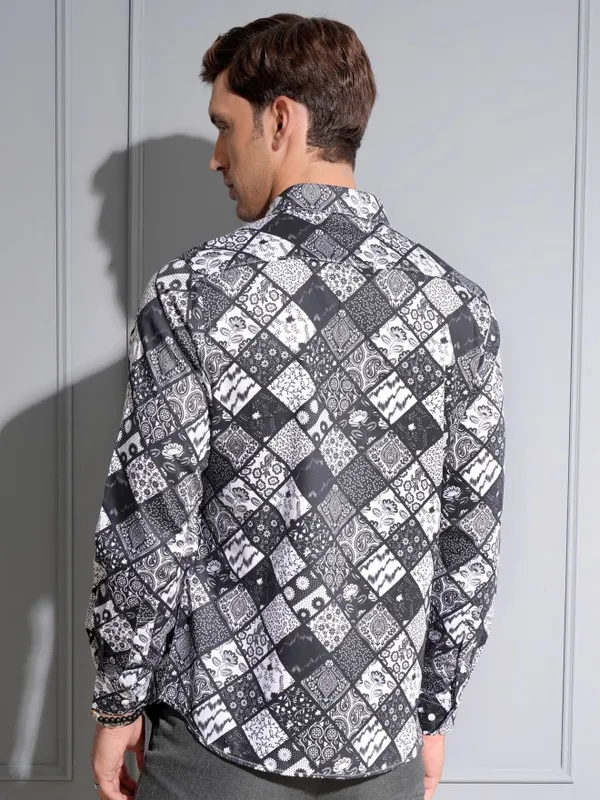 Locomotive Premium Men Black & White Satin Printed Occasion Shirt