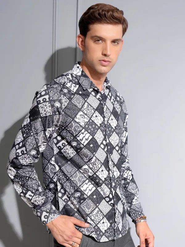 Locomotive Premium Men Black & White Satin Printed Occasion Shirt