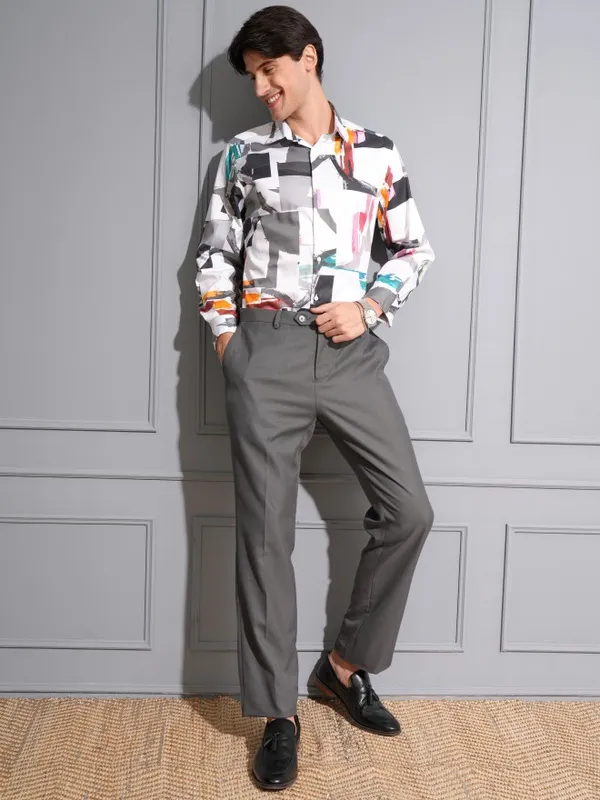 Locomotive Men White Printed Slim Fit Casual Shirt