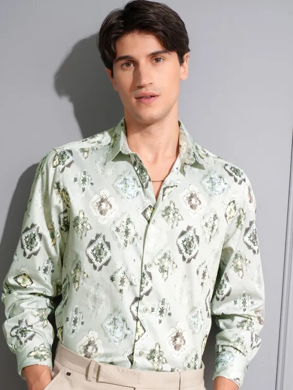 Locomotive Men Green Printed Slim Fit Casual Shirt