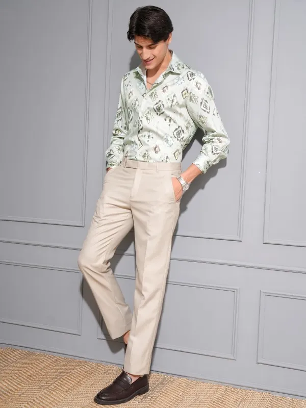 Locomotive Men Green Printed Slim Fit Casual Shirt
