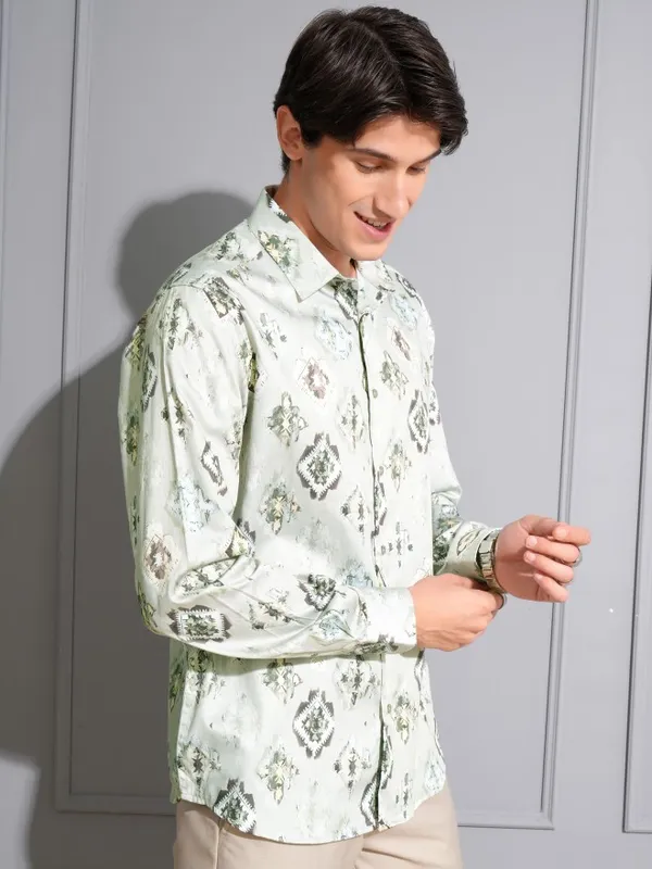 Locomotive Men Green Printed Slim Fit Casual Shirt