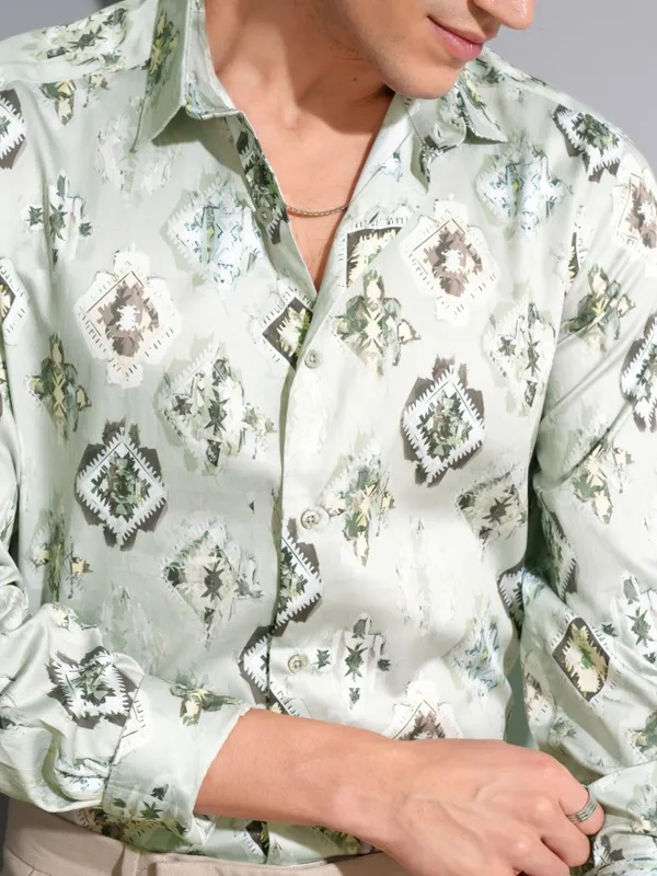 Locomotive Men Green Printed Slim Fit Casual Shirt
