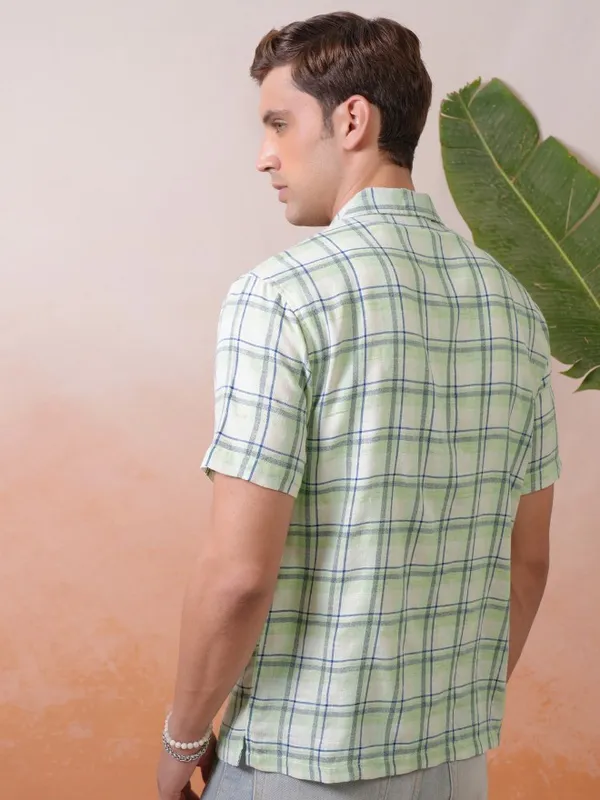 Locomotive Premium Men Cream & Lime Green Solid Cuban Collar Relaxed Shirt