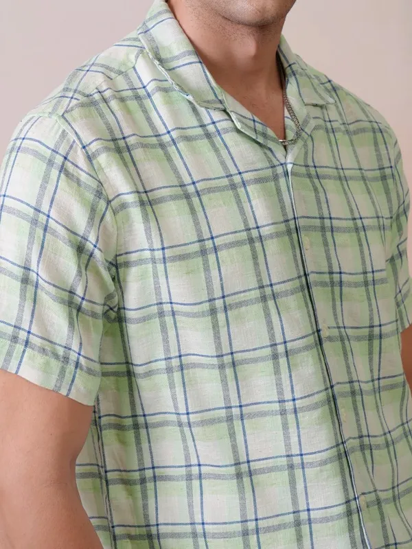 Locomotive Premium Men Cream & Lime Green Solid Cuban Collar Relaxed Shirt