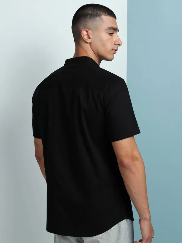 Ketch Men Black Solid Slim Fit Casual Shirt