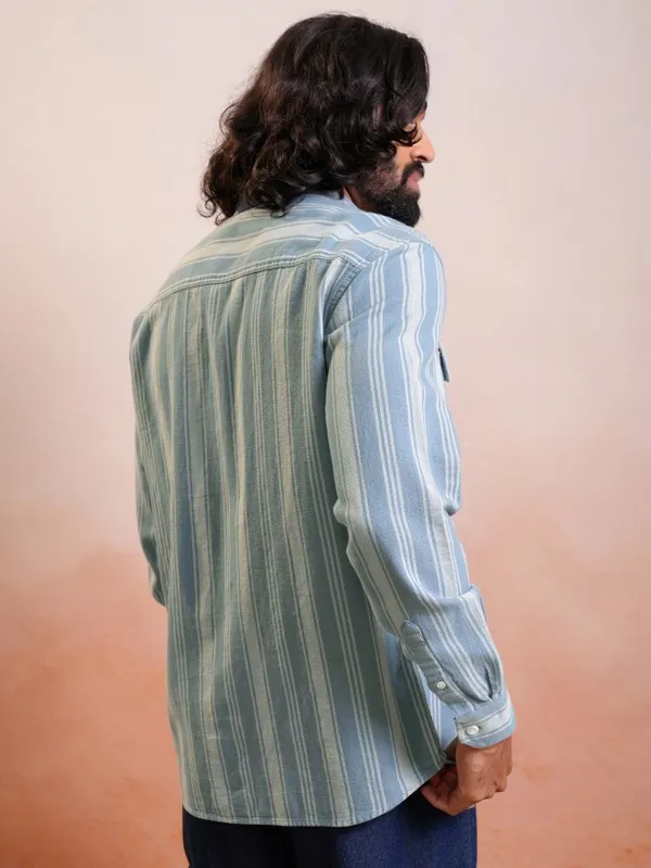 Locomotive Men Blue Striped Relaxed Fit Casual Shirt