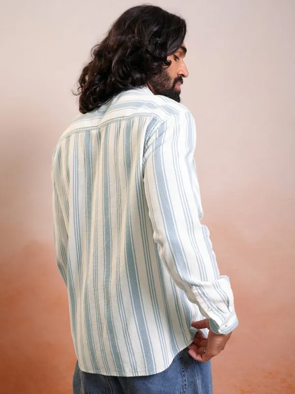 Locomotive Men Cream Striped Relaxed Fit Casual Shirt