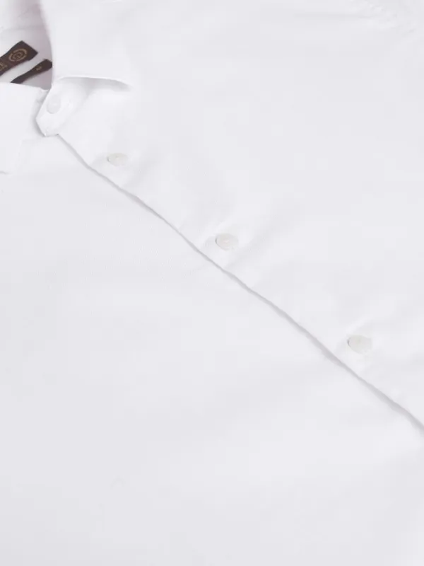 Locomotive Premium Men White Solid Slim Fit Casual Shirt