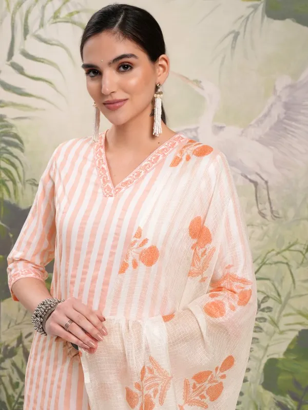 Women Kurta With Trousers & Dupatta