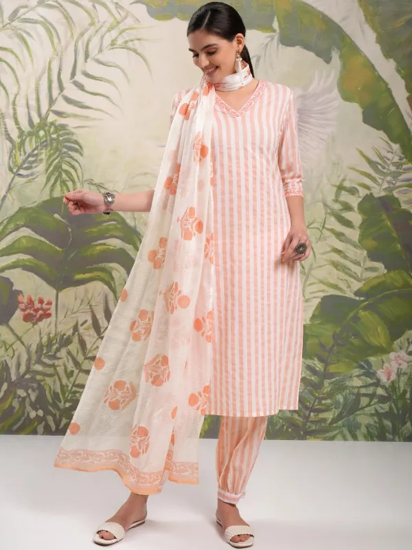 Women Kurta With Trousers & Dupatta
