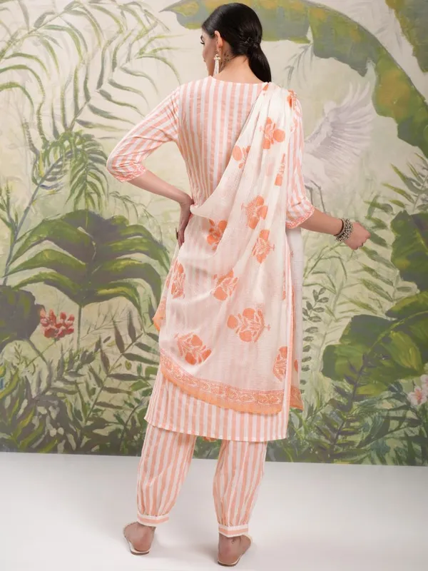 Women Kurta With Trousers & Dupatta
