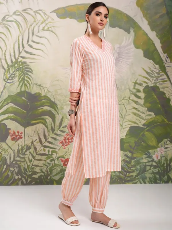 Women Kurta With Trousers & Dupatta