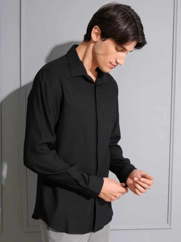 Locomotive Men Black Textured Slim Fit Casual Shirt