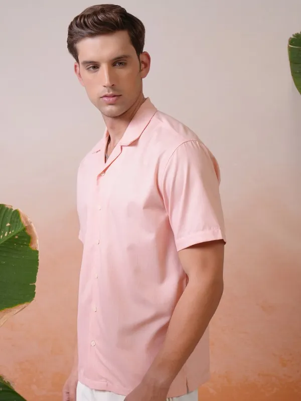 Locomotive Premium Men Peach Melange Textured Solid Cuban Collar Relaxed Shirt