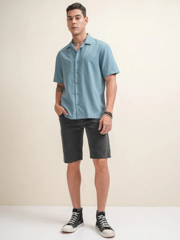Locomotive Premium Men Blue Solid Relaxed Fit Casual Shirt