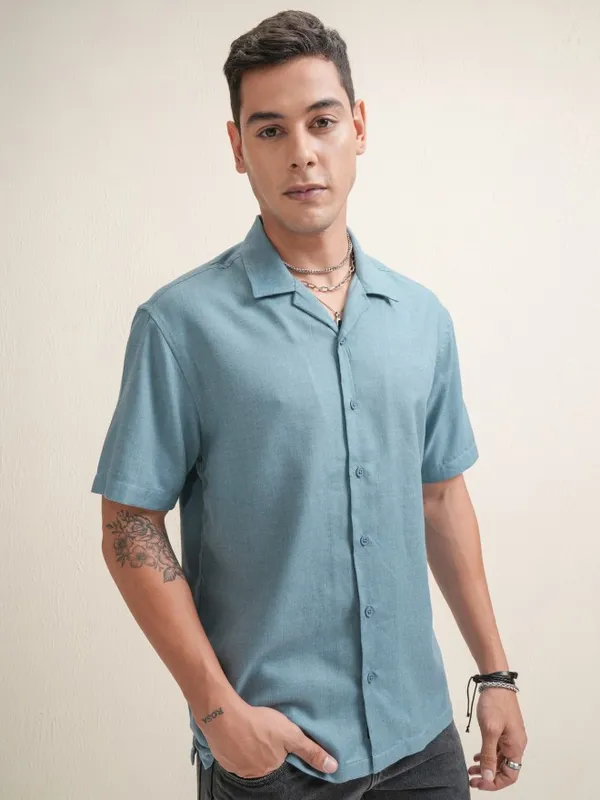 Locomotive Premium Men Blue Solid Relaxed Fit Casual Shirt