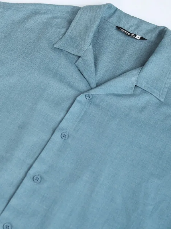 Locomotive Premium Men Blue Solid Relaxed Fit Casual Shirt