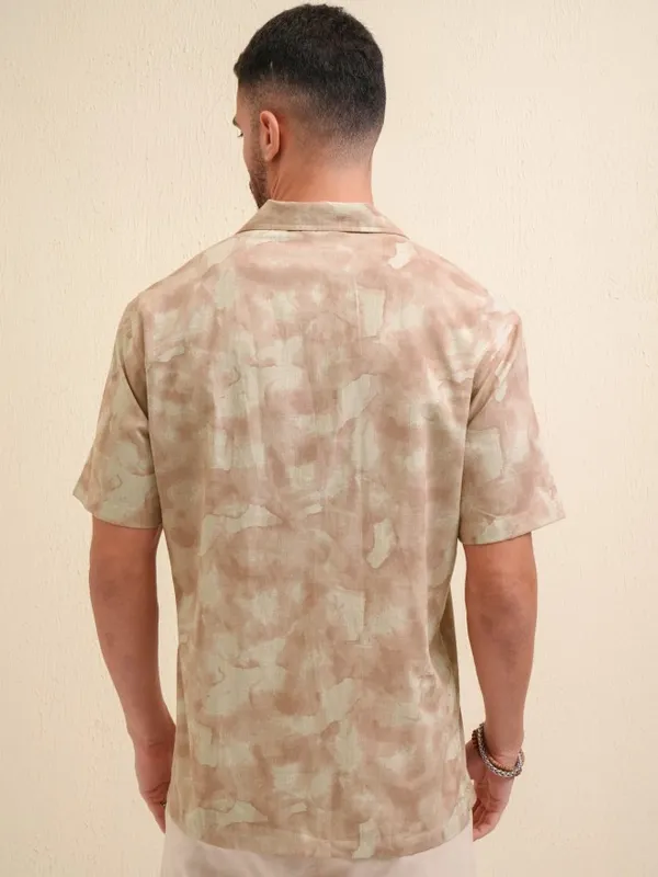 Locomotive Men Peach Printed Relaxed Fit Casual Shirt