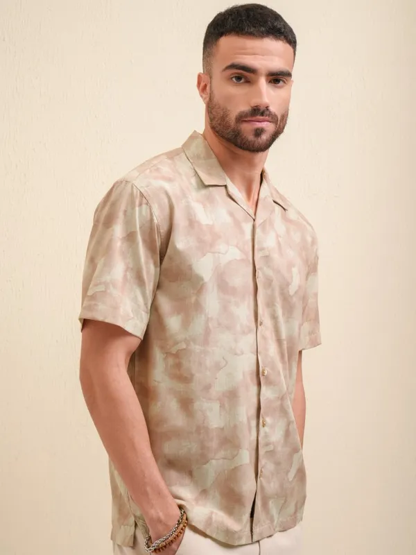 Locomotive Men Peach Printed Relaxed Fit Casual Shirt