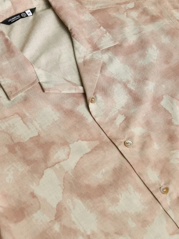 Locomotive Men Peach Printed Relaxed Fit Casual Shirt