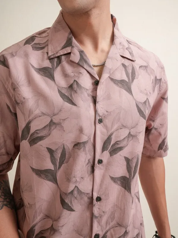 Locomotive Premium Men Peach Printed Oversized Fit Casual Shirt