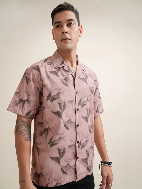 Locomotive Premium Men Peach Printed Oversized Fit Casual Shirt