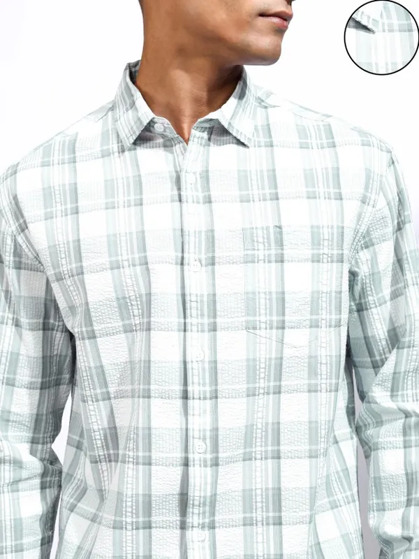 Locomotive Men Teal Checked Regular Fit Casual Shirt
