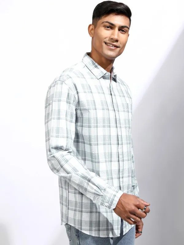 Locomotive Men Teal Checked Regular Fit Casual Shirt