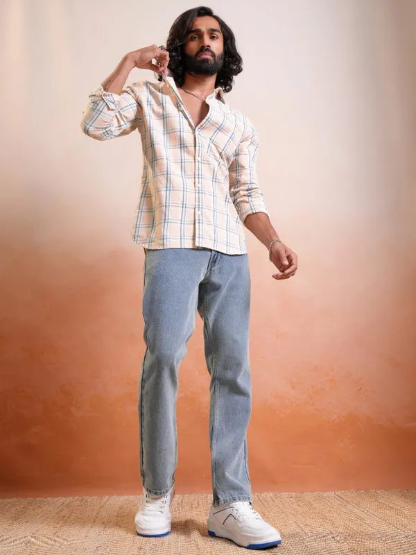 Locomotive Men Peach Checked Regular Fit Casual Shirt