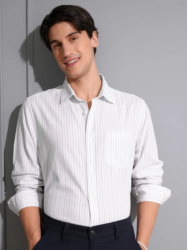 Locomotive Men White Striped Regular Fit Casual Shirt