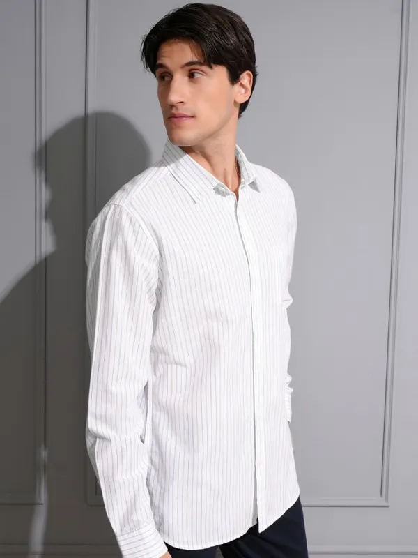 Locomotive Men White Striped Regular Fit Casual Shirt