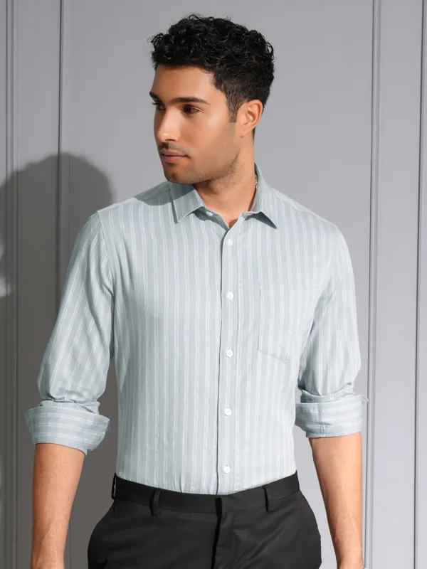 Locomotive Men Grey Striped Slim Fit Casual Shirt