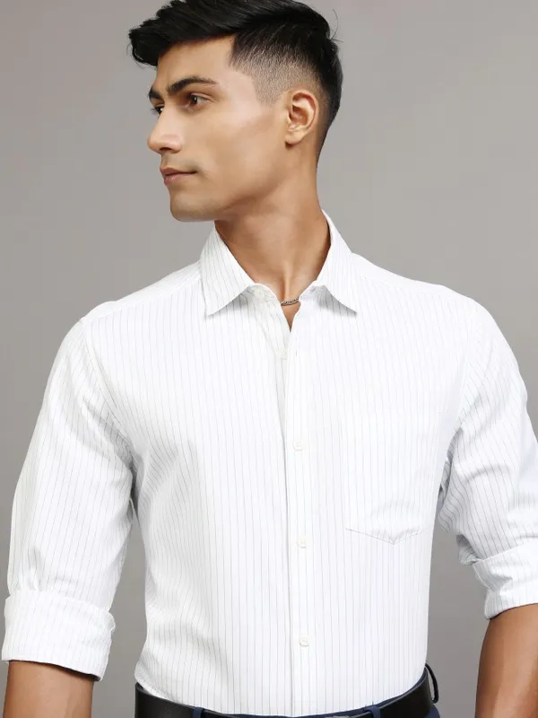 Locomotive Men White Striped Slim Fit Casual Shirt