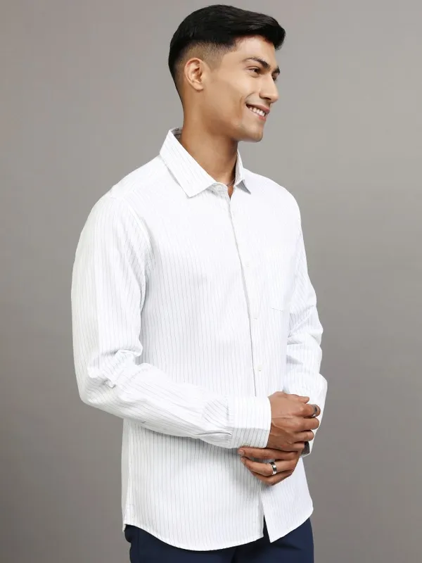 Locomotive Men White Striped Slim Fit Casual Shirt