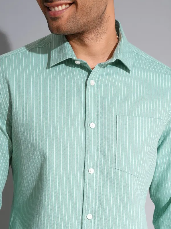 Locomotive Men Blue Striped Slim Fit Casual Shirt