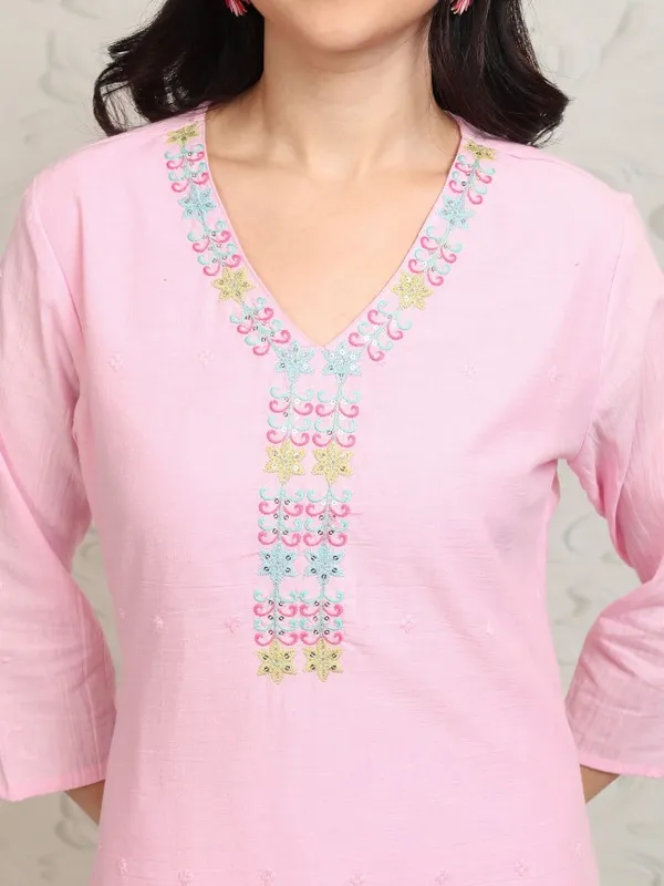 Vishudh Women Pink Embroidered Tunic