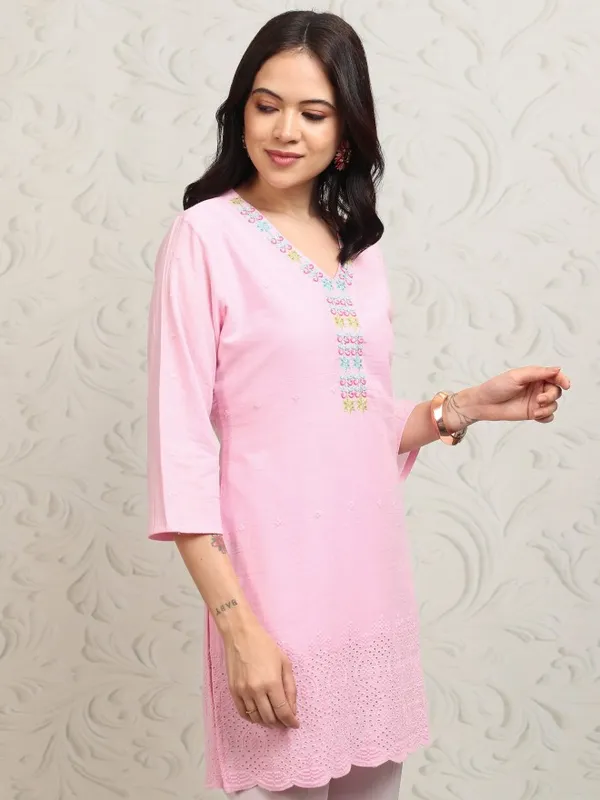 Vishudh Women Pink Embroidered Tunic