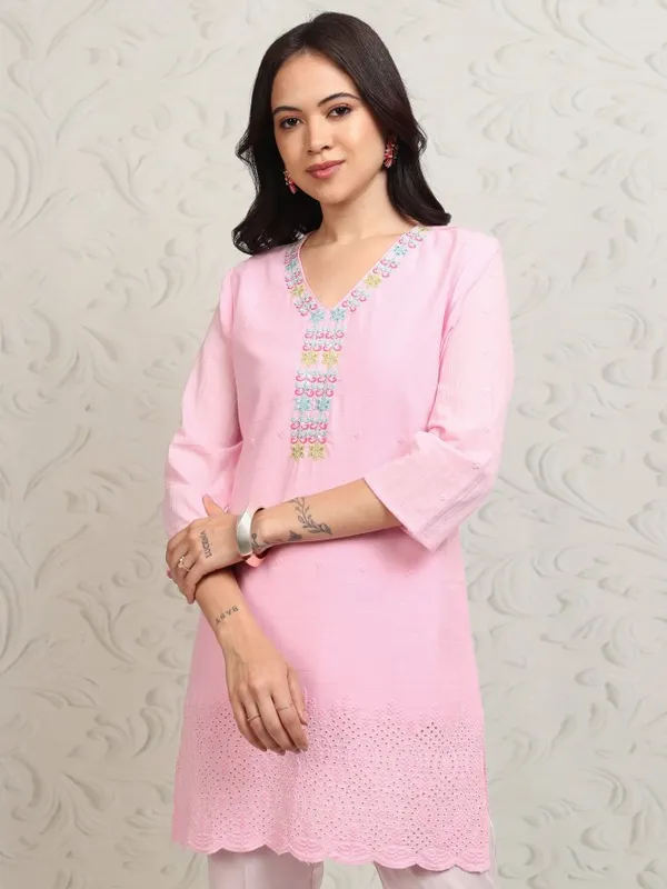 Vishudh Women Pink Embroidered Tunic