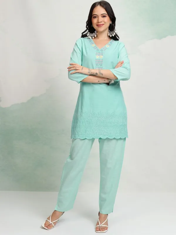 Vishudh Women Blue Embroidered Tunic