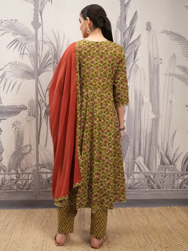 Vishudh Women Yellow Printed Kurta With Trousers And Dupatta