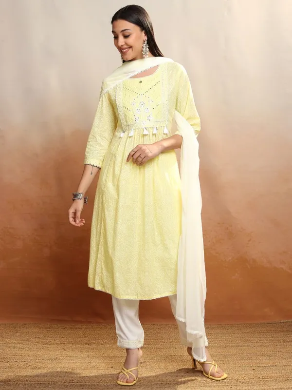 Vishudh Women Green Embroidered Kurta With Trousers And Dupatta